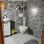 Zemljane Kucice Апартаменты Kresevo