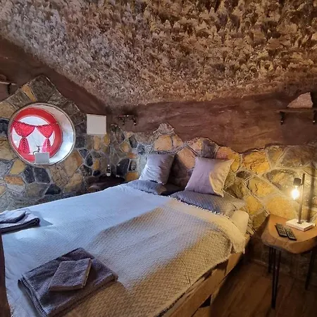 Apartment Zemljane Kucice Kresevo