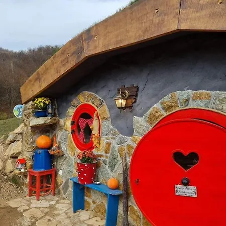Διαμέρισμα Zemljane Kucice Kresevo