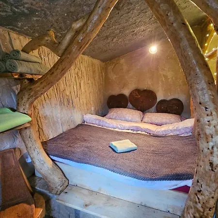 아파트 Zemljane Kucice Kresevo