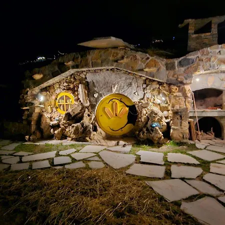 Zemljane Kucice Kresevo