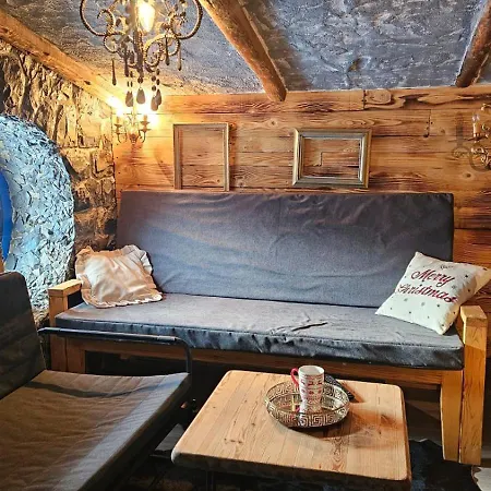 Apartment Zemljane Kucice *