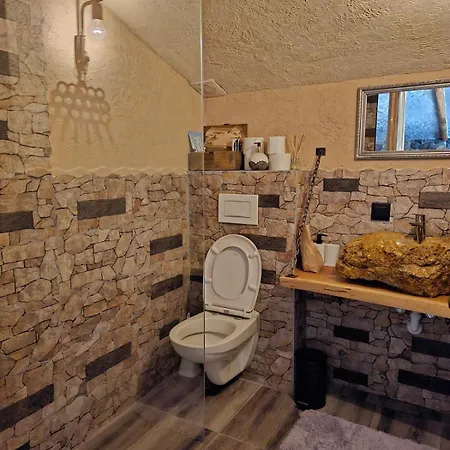 Zemljane Kucice Apartment Kresevo