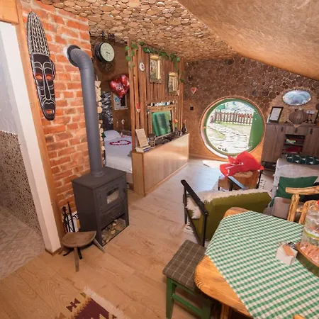 Zemljane Kucice * Kresevo