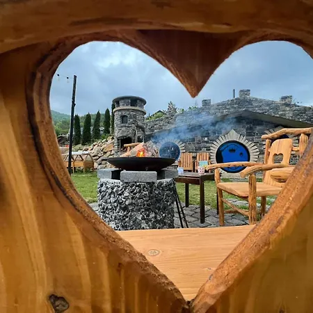 Zemljane Kucice Kresevo