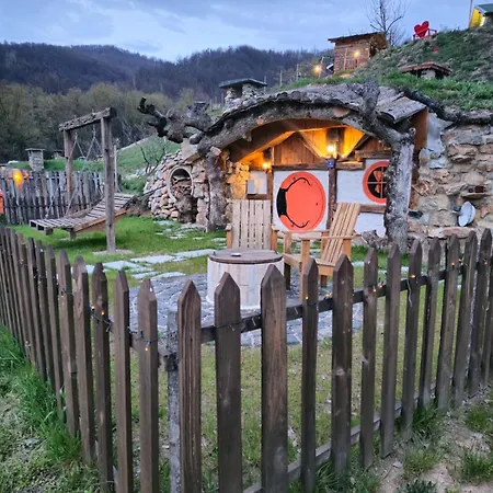 Zemljane Kucice * Kresevo