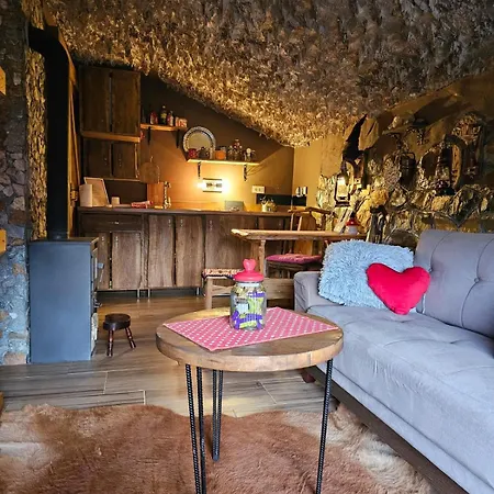 Apartment Zemljane Kucice *