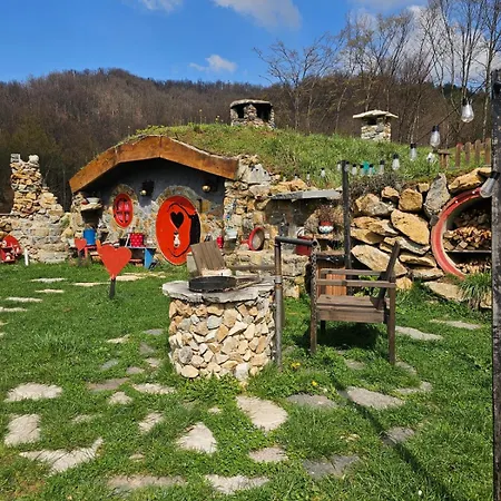 Zemljane Kucice Διαμέρισμα Kresevo