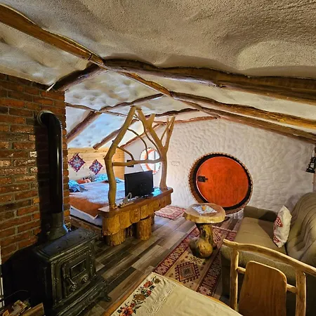 Zemljane Kucice * Kresevo