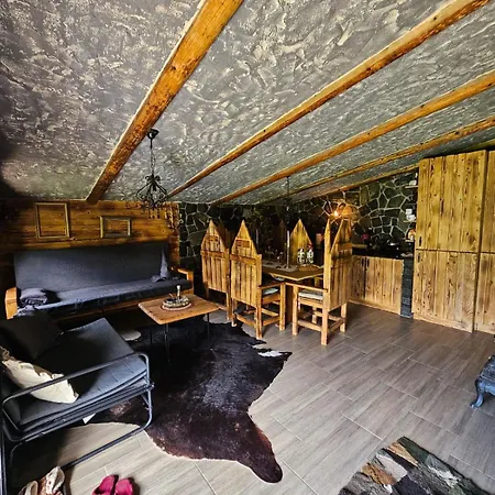 Zemljane Kucice 아파트