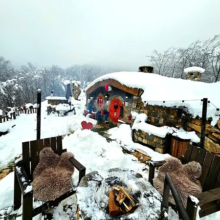 아파트 Zemljane Kucice Kresevo