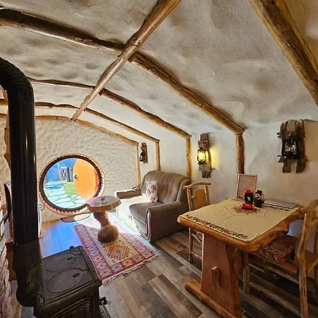 Zemljane Kucice * Kresevo